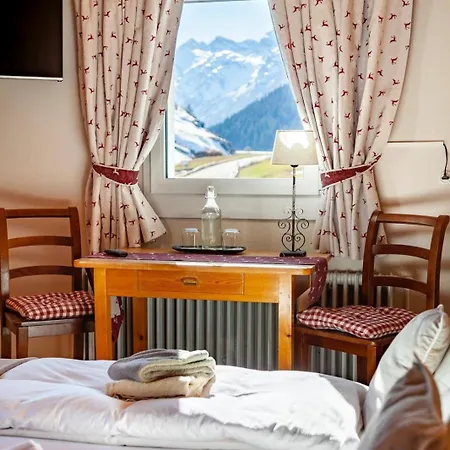 Rheinwaldstube Nufenen