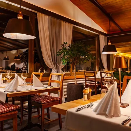 Rheinwaldstube Inn *