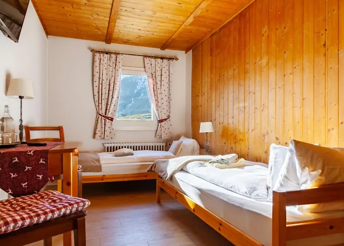 Rheinwaldstube Inn *