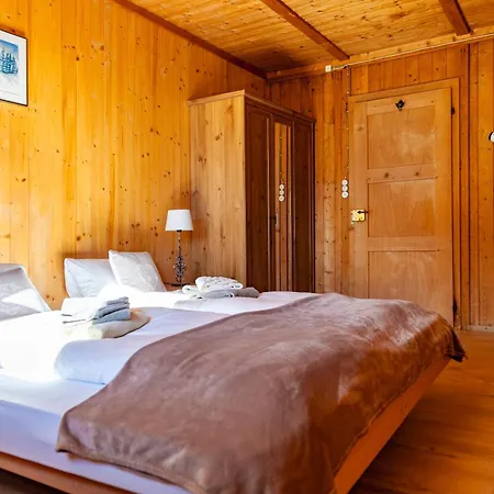 Rheinwaldstube * Nufenen